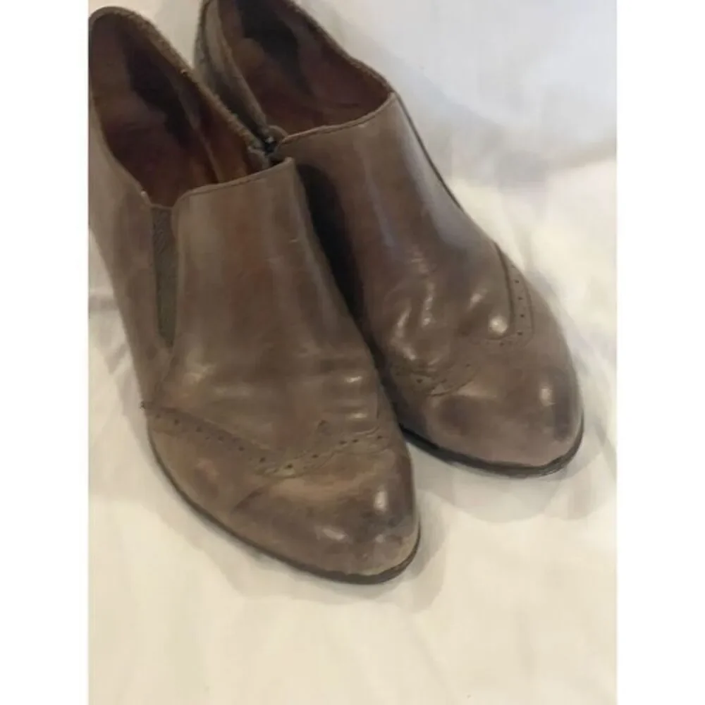 Born Women's Booties Sz 7.5 Brown Leather Wingtip Western Stacked Heel Pumps Zip